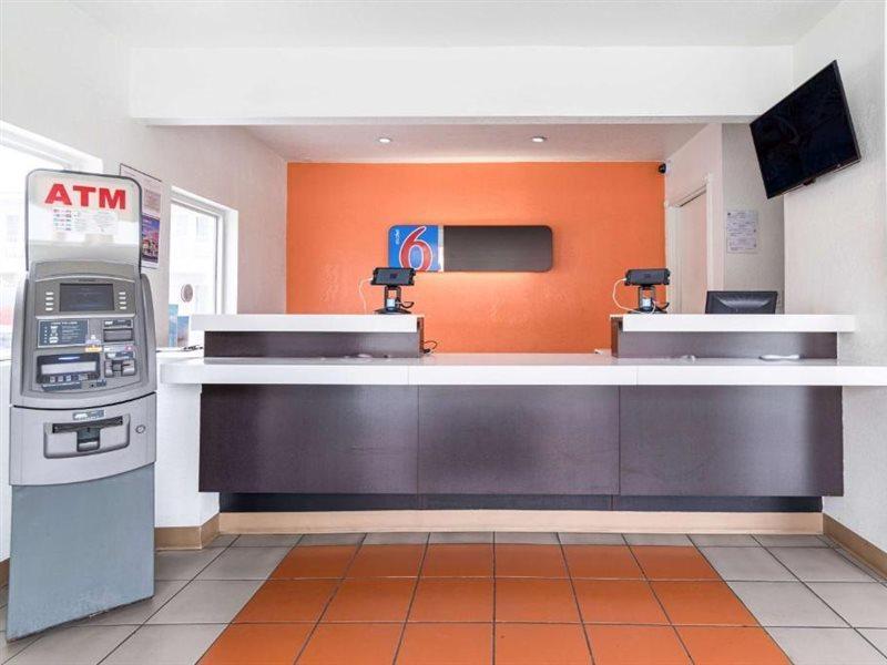 Motel 6-Long Beach, Ca - International City المظهر الخارجي الصورة