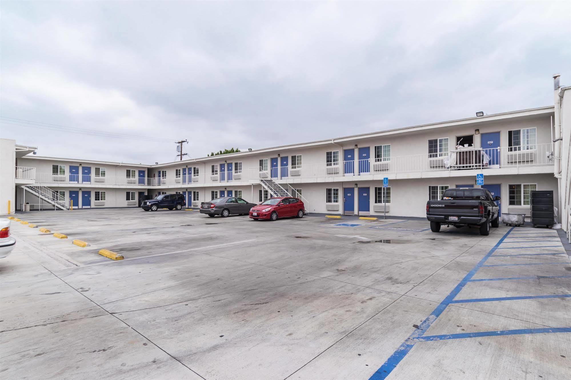 Motel 6-Long Beach, Ca - International City المظهر الخارجي الصورة